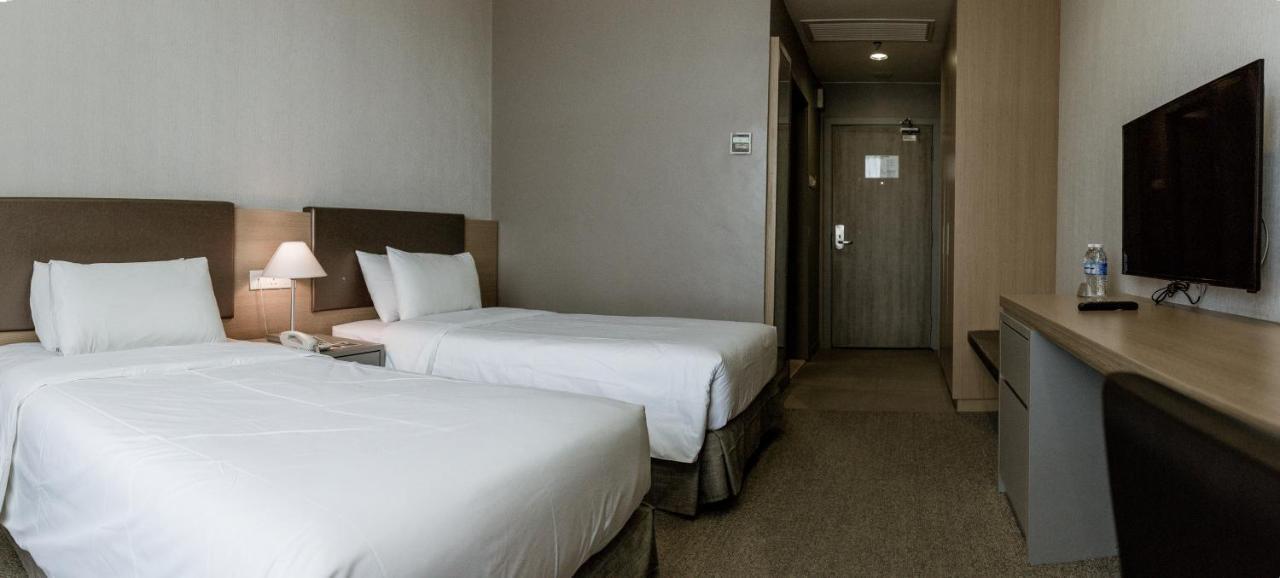 Hotel N°5 Kota Kinabalu Esterno foto