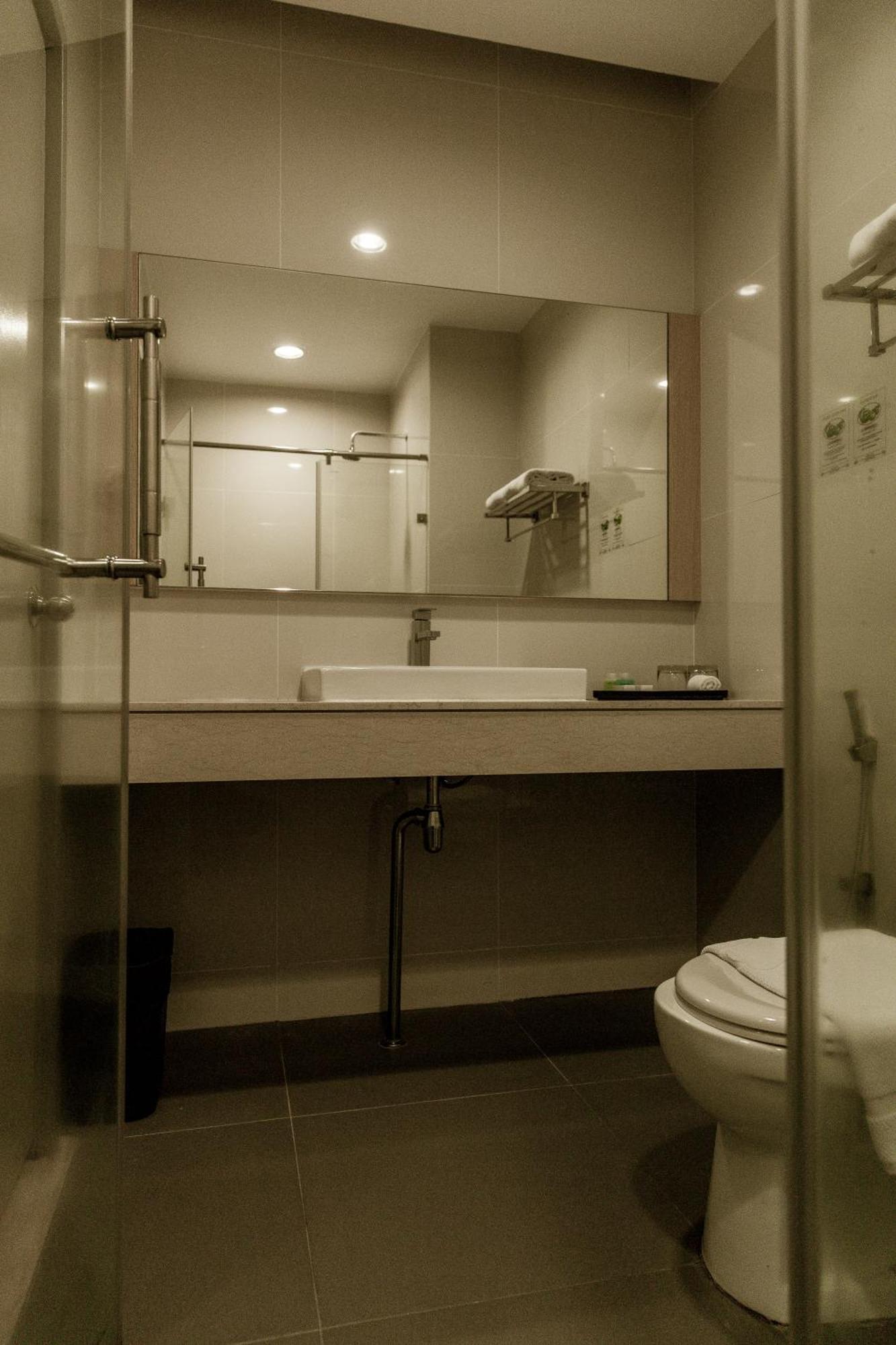 Hotel N°5 Kota Kinabalu Esterno foto