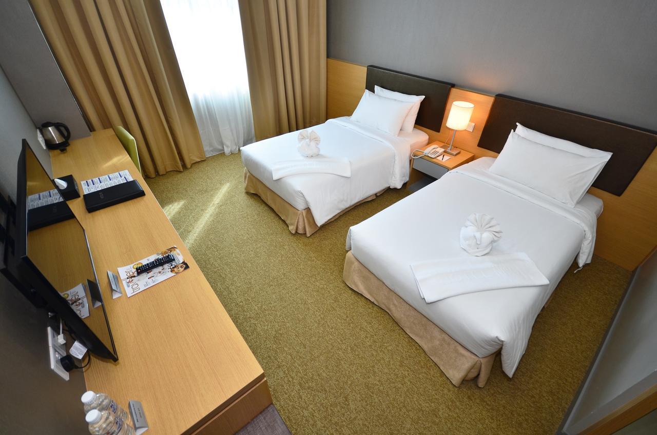 Hotel N°5 Kota Kinabalu Esterno foto