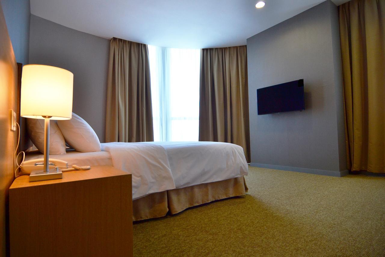 Hotel N°5 Kota Kinabalu Esterno foto
