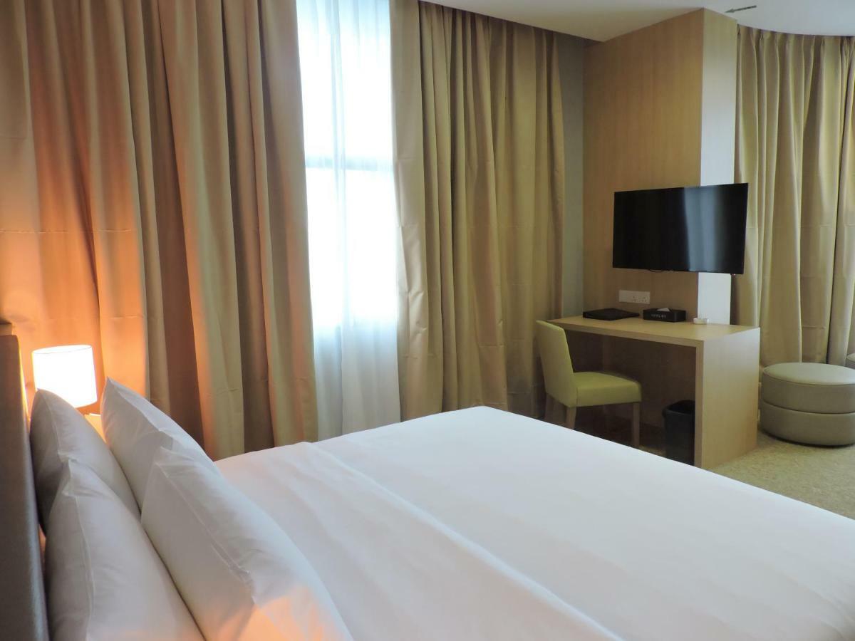 Hotel N°5 Kota Kinabalu Esterno foto